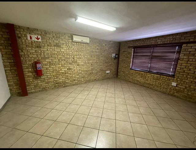 1,177M² WAREHOUSE TO LET IN KYA SANDS